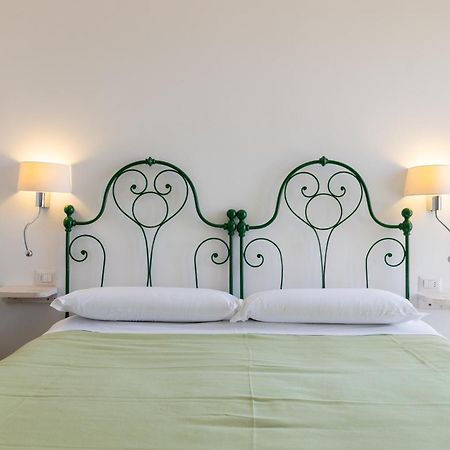 סן בנדטו דל טרנטו Villa Cri Cri B&B Di Charme מראה חיצוני תמונה